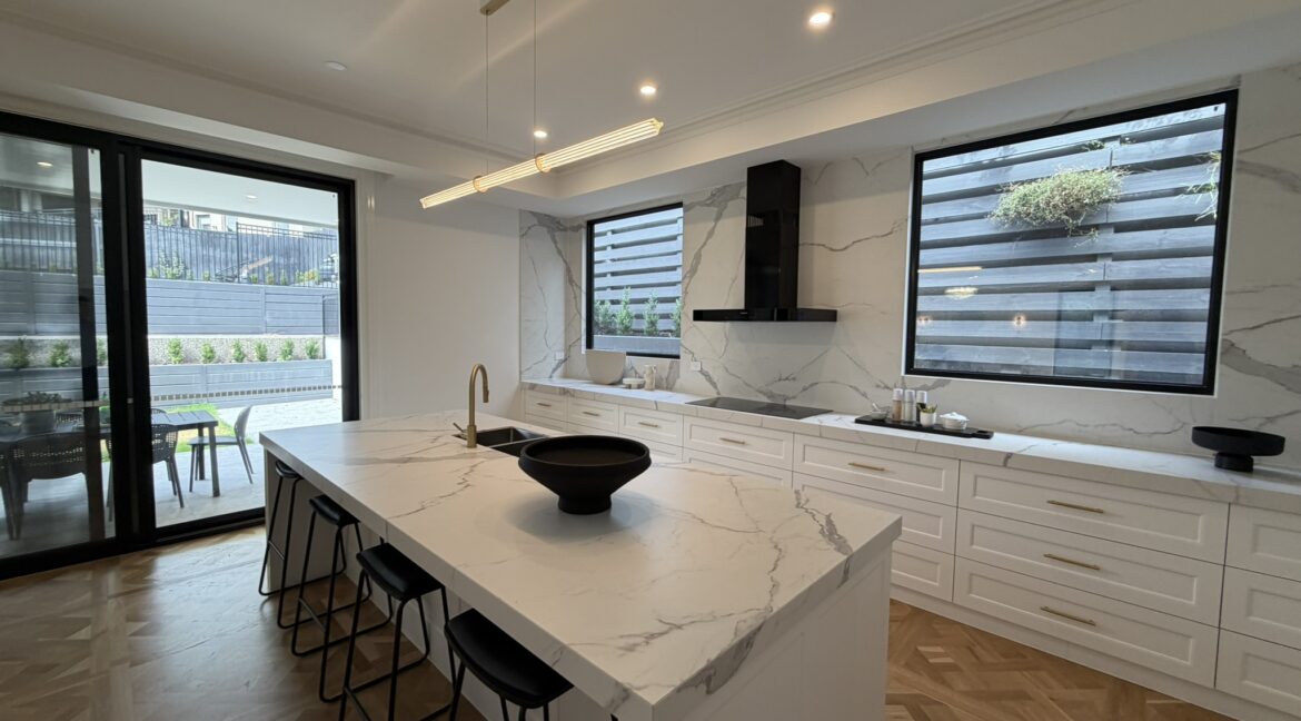 A0A206AC-570E-42A9-A46E-1C26BA46C302_1_102_o